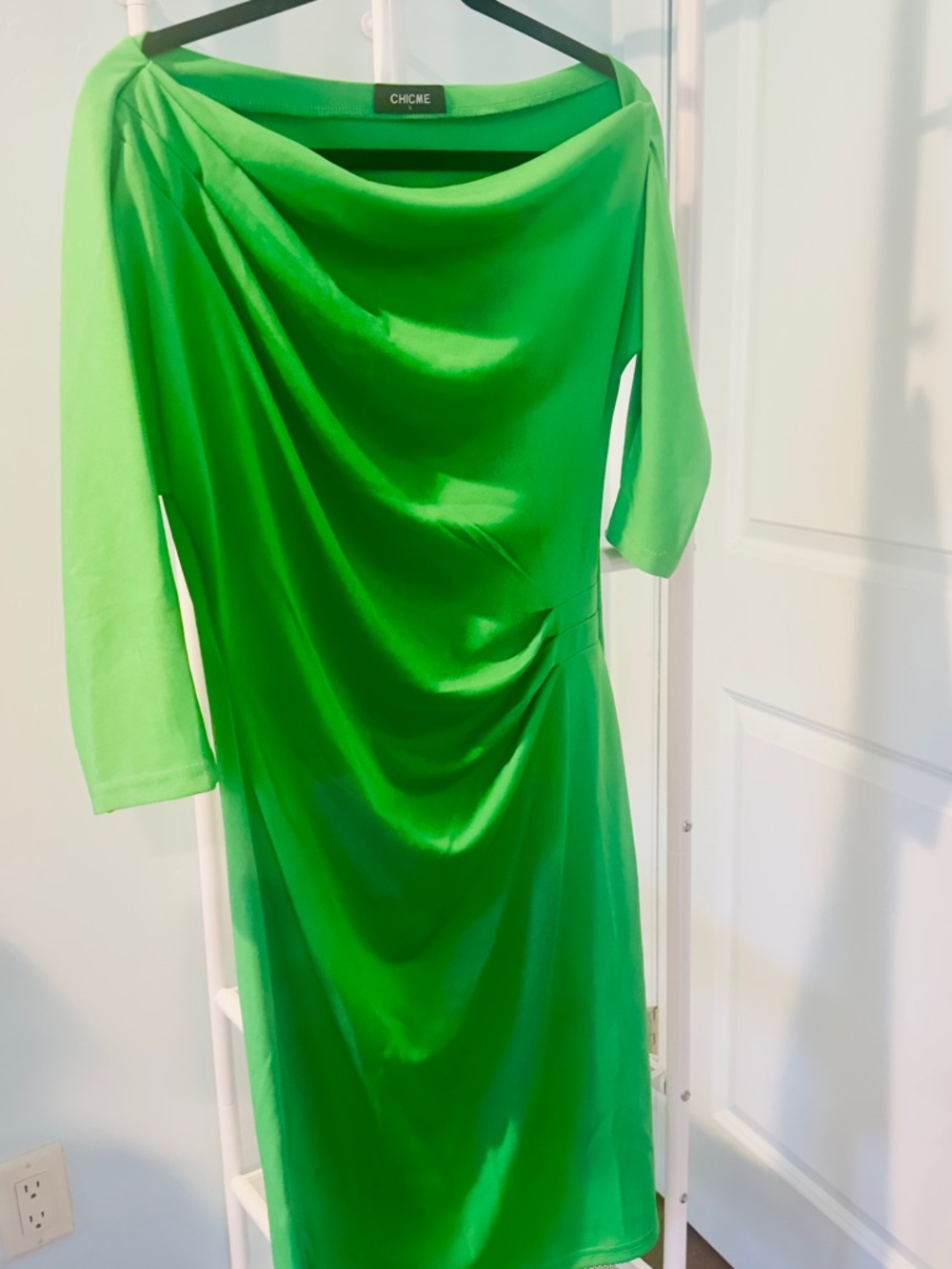 chic emerald green draped midi dress